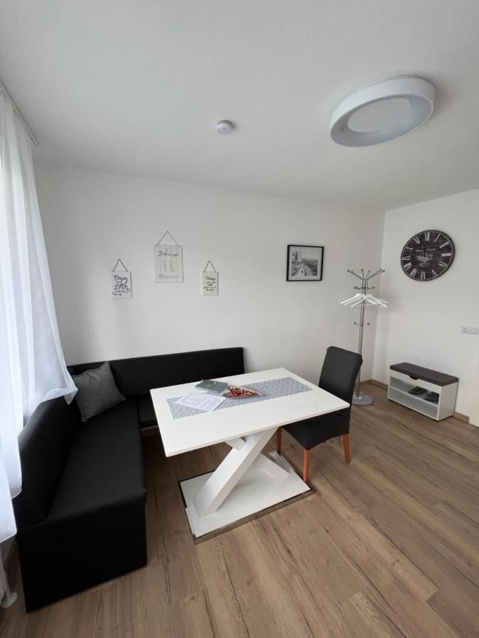 Apartment 2 Gaeste Schörfling Buitenkant foto